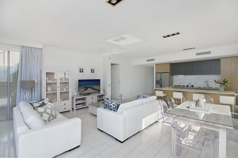 LUXURY BALE PENTHOUSE & JACUZZI SPA 1328 NORTH CULTURE - Darwin Tourism 3