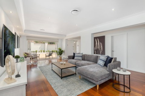 Luxury Family-size Home In Smart Beachside Suburb - Darwin Tourism 0