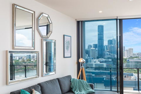Luxury River City Views With Pool, Gym, Cafe, WiFi, Hospital - Darwin Tourism 3