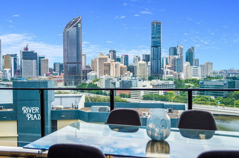 Luxury River City Views With Pool, Gym, Cafe, WiFi, Hospital - Darwin Tourism 1