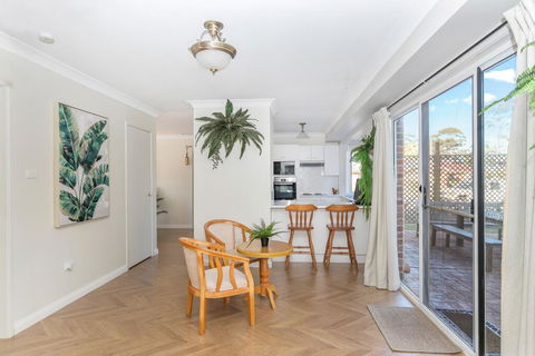Macleay Street 23, Narrawallee - Darwin Tourism 1