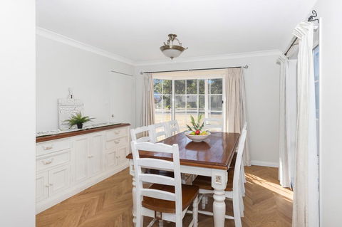 Macleay Street 23, Narrawallee - Darwin Tourism 3