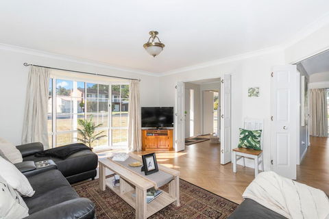Macleay Street 23, Narrawallee - Darwin Tourism 0