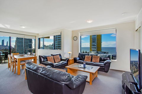 Mantra Broadbeach On The Park - Darwin Tourism 3