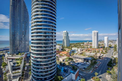 Mantra Broadbeach On The Park - Darwin Tourism 2
