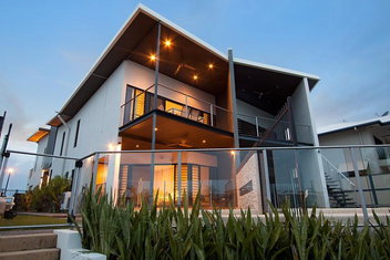Marina Views Townhouse with Darwin Tourism