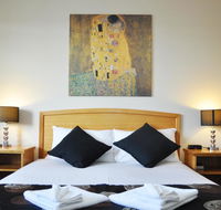 Meadowbrook Hotel Brisbane - Darwin Tourism