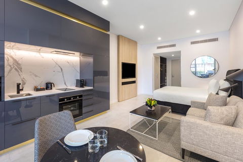 Meriton Suites Broadbeach - Darwin Tourism 2