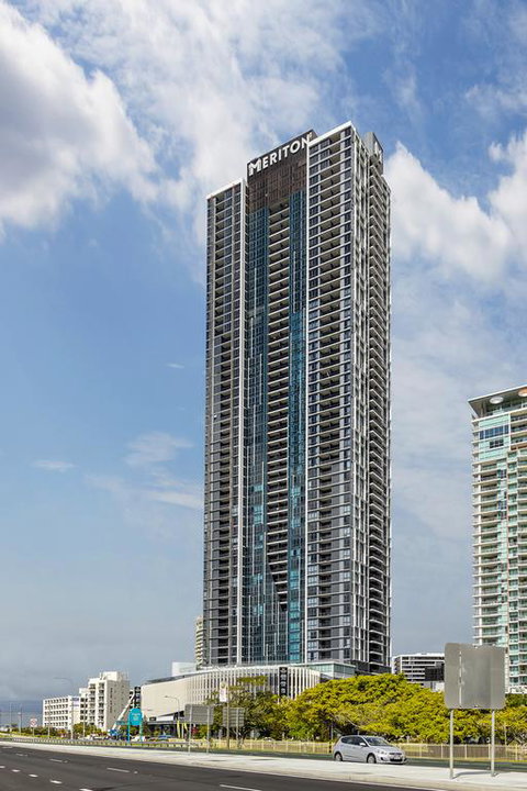 Meriton Suites Southport - Darwin Tourism 3