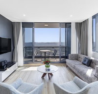 Meriton Suites Southport - Darwin Tourism