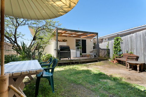 METRES TO THE BEACH - MORNINGTON - Darwin Tourism 3