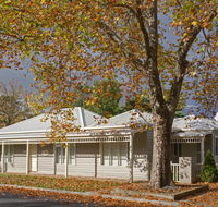 Mews Cottages - Darwin Tourism