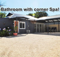 MODERN  LUXURIOUS WITH SPA BATH - Darwin Tourism