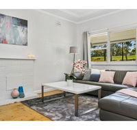 Modern Aus home on the edge of North Ryde Oval - Darwin Tourism