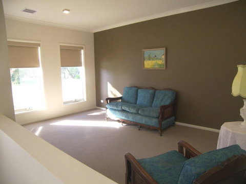 Modern Beachside 5 Bedrooms - Darwin Tourism 1