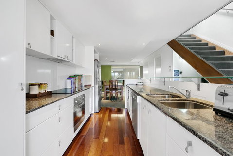 Modern Brisbane City Penthouse - Darwin Tourism 0