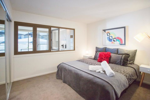 Modern Executive Apartment @ Braddon, 1BR, Wine, Wifi, Secure Parking, Canberra - Darwin Tourism 2