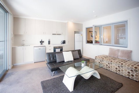 Modern Executive Apartment @ Braddon, 1BR, Wine, Wifi, Secure Parking, Canberra - Darwin Tourism 0