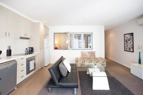 Modern Executive Apartment @ Braddon, 1BR, Wine, Wifi, Secure Parking, Canberra - Darwin Tourism 1