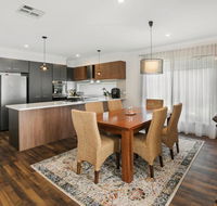 Modern Seaside Getaway Mornington - Darwin Tourism