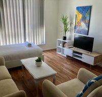 Modern Unit Near To Surfers Paradise - Darwin Tourism