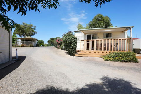 Moonta Bay Accommodation - Darwin Tourism 0