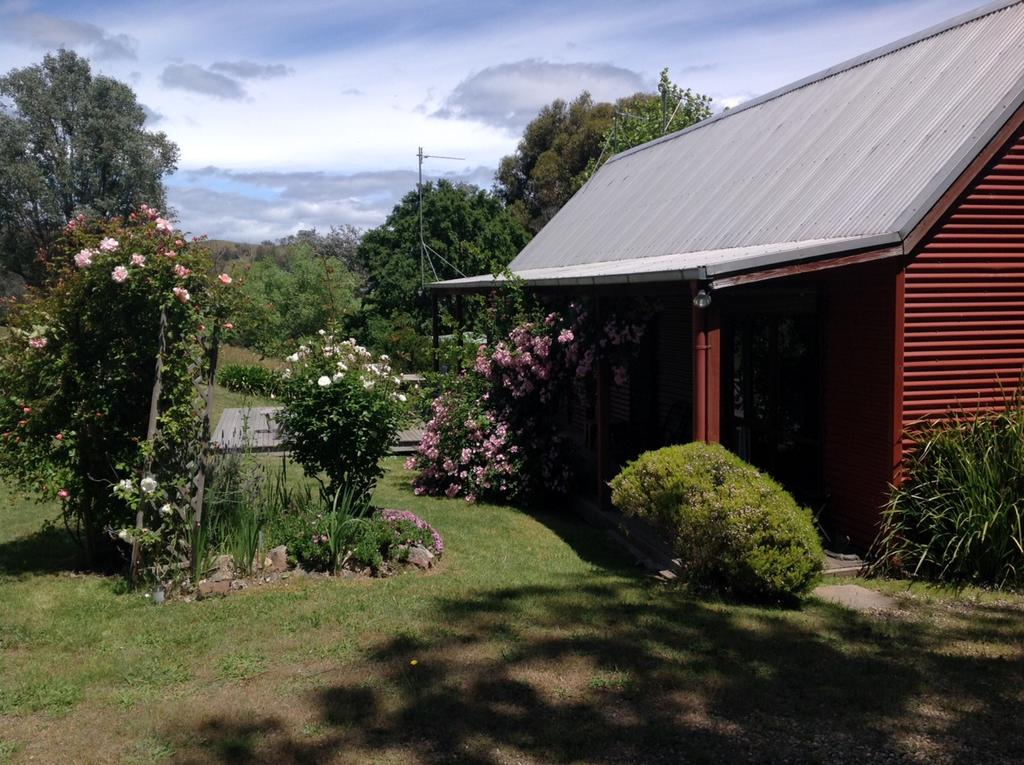 Piries VIC Darwin Tourism