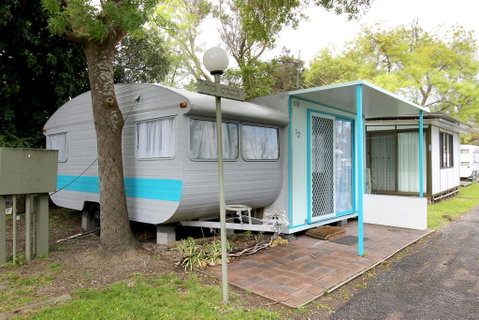 Mornington Peninsula Retro Glamping - Darwin Tourism 1