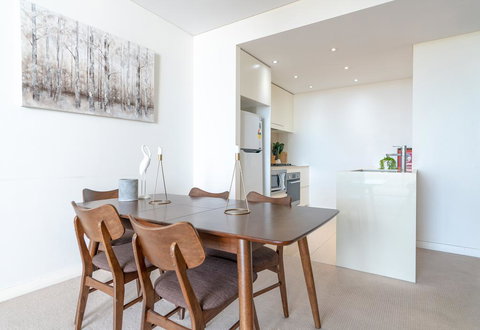MWP25-Comfy 2 Bedroom Apt In Wentworth Point - Darwin Tourism 1