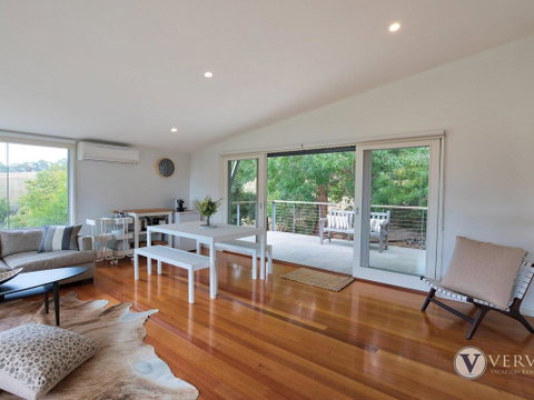 Myers Road Retreat Plus Guest House - Darwin Tourism 3