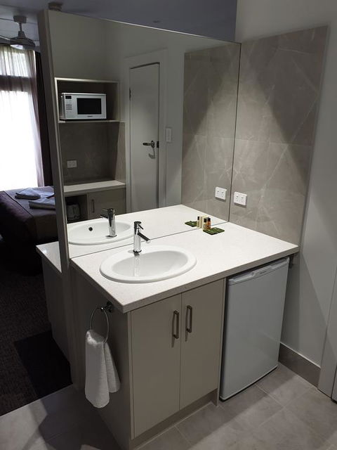 Naracoorte Hotel Motel - Darwin Tourism 1