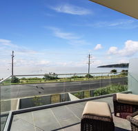 Nautilus 1 Luxury Retreat - Modern beachfront townhouse WiFi water views - Darwin Tourism