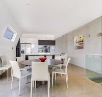 Nautilus 2 Luxury Retreat - Modern beachfront townhouse WiFi water views - Darwin Tourism
