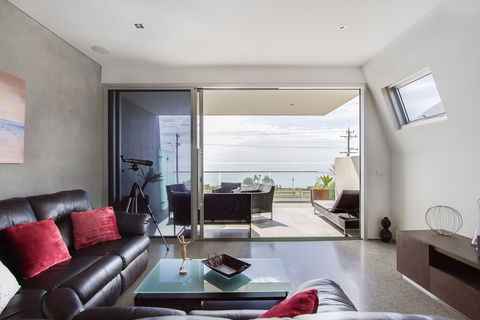 Nautilus Villa Luxury Retreat, Modern, Large Double Beachfront Townhouse, Water Views - Darwin Tourism 2