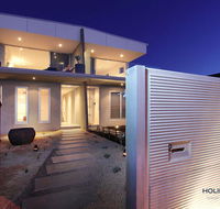 Nautilus Villa Luxury Retreat modern large double beachfront townhouse water views - Darwin Tourism