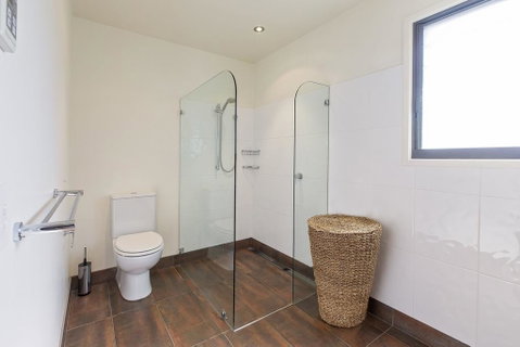 Ned Kelly's Retreat - Sophisticated Style With Modern Convenience And Magical Outlook - Darwin Tourism 3