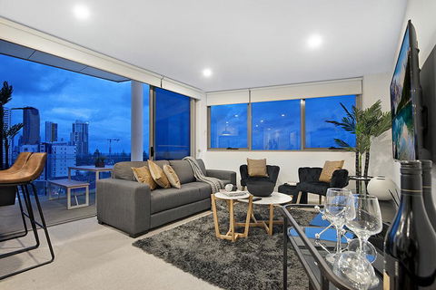 NEO Apartments Mermaid Beach - Darwin Tourism 1