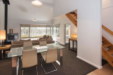 Bayshore Beachside Resort - Darwin Tourism 4