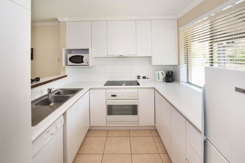 Bayshore Beachside Resort - Darwin Tourism 30