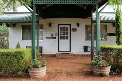 Treenbrook Cottages - Darwin Tourism 7