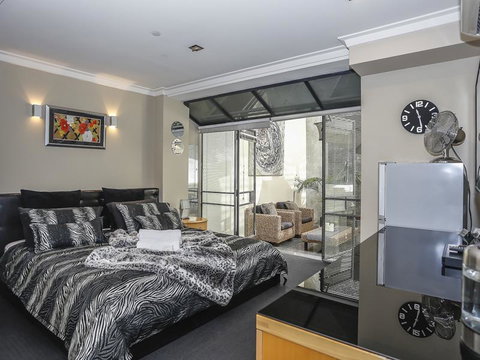 New York On King - Darwin Tourism 6