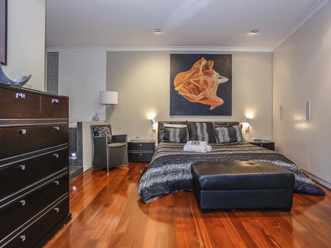 New York On King - Darwin Tourism 12