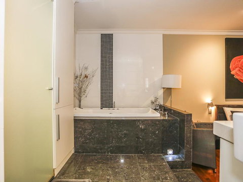 New York On King - Darwin Tourism 9