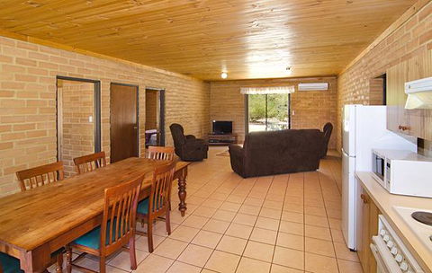 Turner Brook Chalet - Darwin Tourism 2