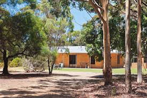 Turner Brook Chalet - Darwin Tourism 5