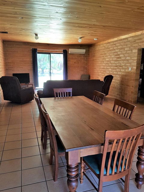 Turner Brook Chalet - Darwin Tourism 10