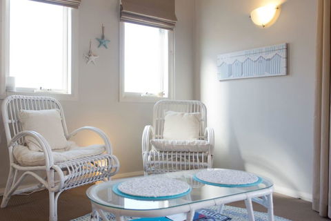 Fremantle Local Beach Studio - Darwin Tourism 15