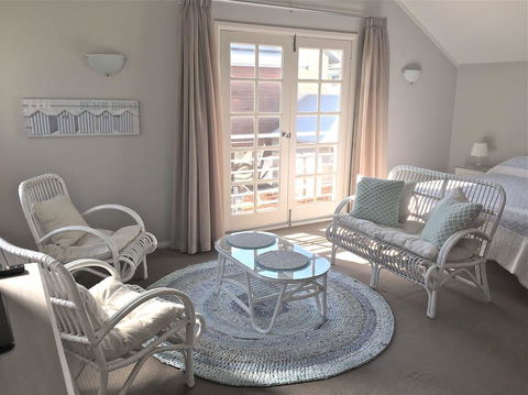 Fremantle Local Beach Studio - Darwin Tourism 8