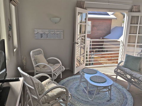 Fremantle Local Beach Studio - Darwin Tourism 0