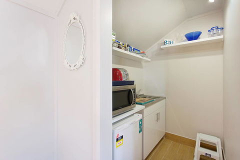 Fremantle Local Beach Studio - Darwin Tourism 18